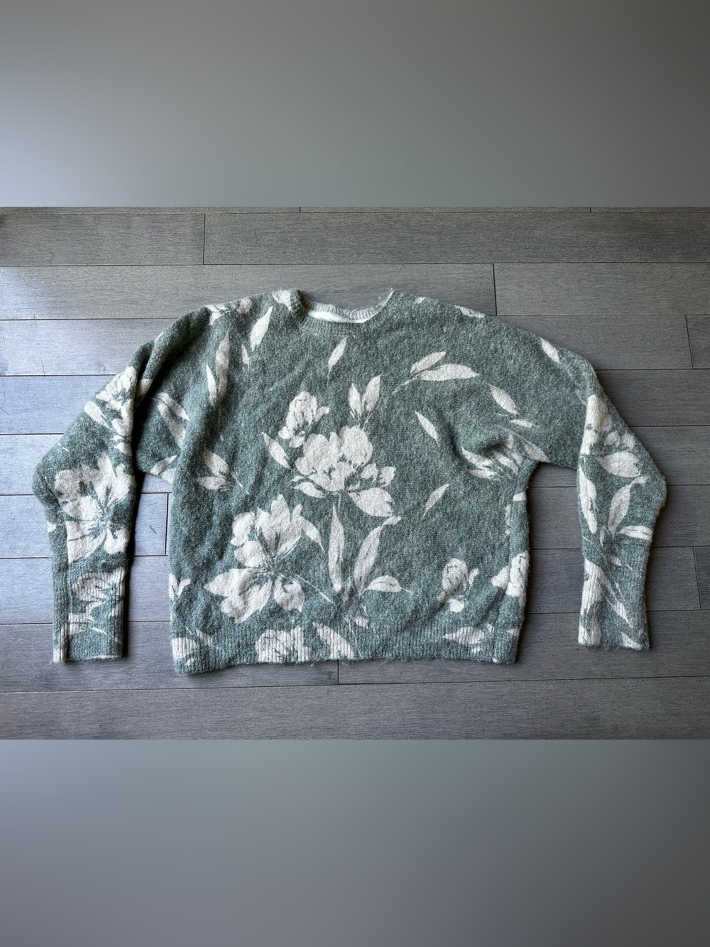 Women’s Joie Gray Floral Fuzzy Wool Crew Neck Pullover Casual Sweater Size XS